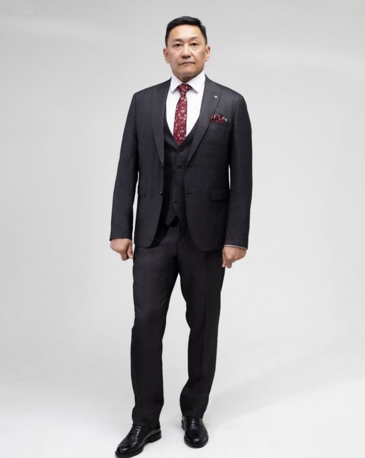 Черный костюм 3-ка фактурный